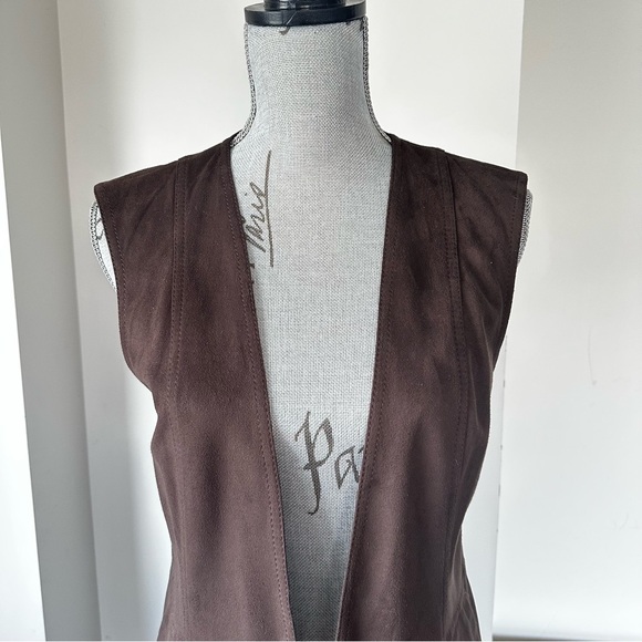 Melanie Lyne Brown Faux Suede Longline Vest Size 2 (Fits Larger) - Picture 2 of 11